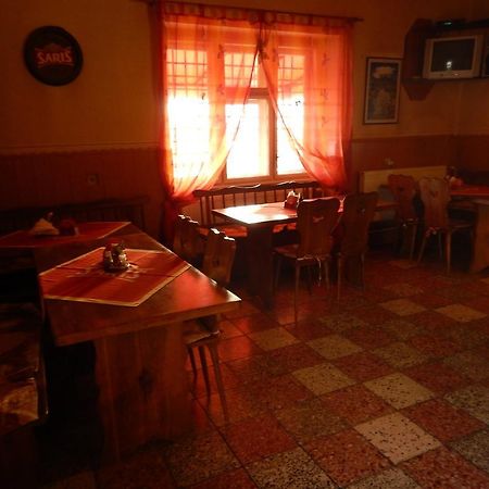 Penzion A Restauracia Pod Hradom, Turna Nad Bodvou Exterior foto