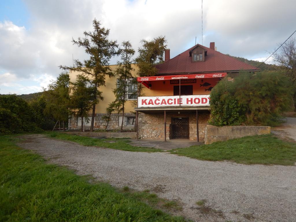 Penzion A Restauracia Pod Hradom, Turna Nad Bodvou Exterior foto