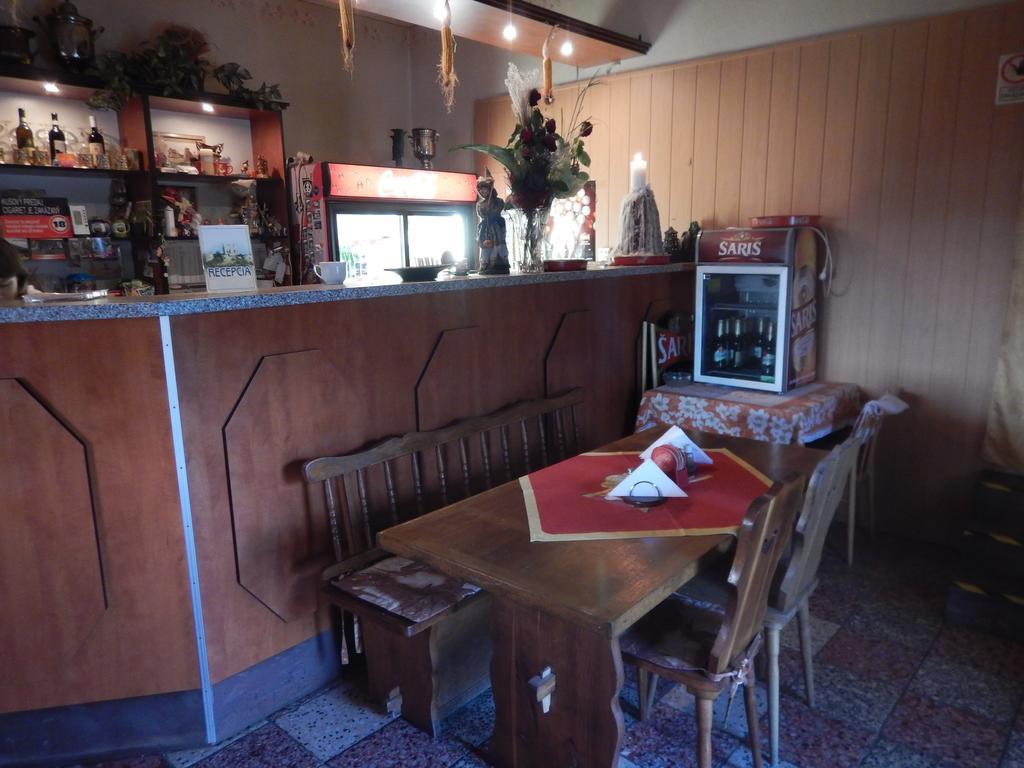 Penzion A Restauracia Pod Hradom, Turna Nad Bodvou Exterior foto