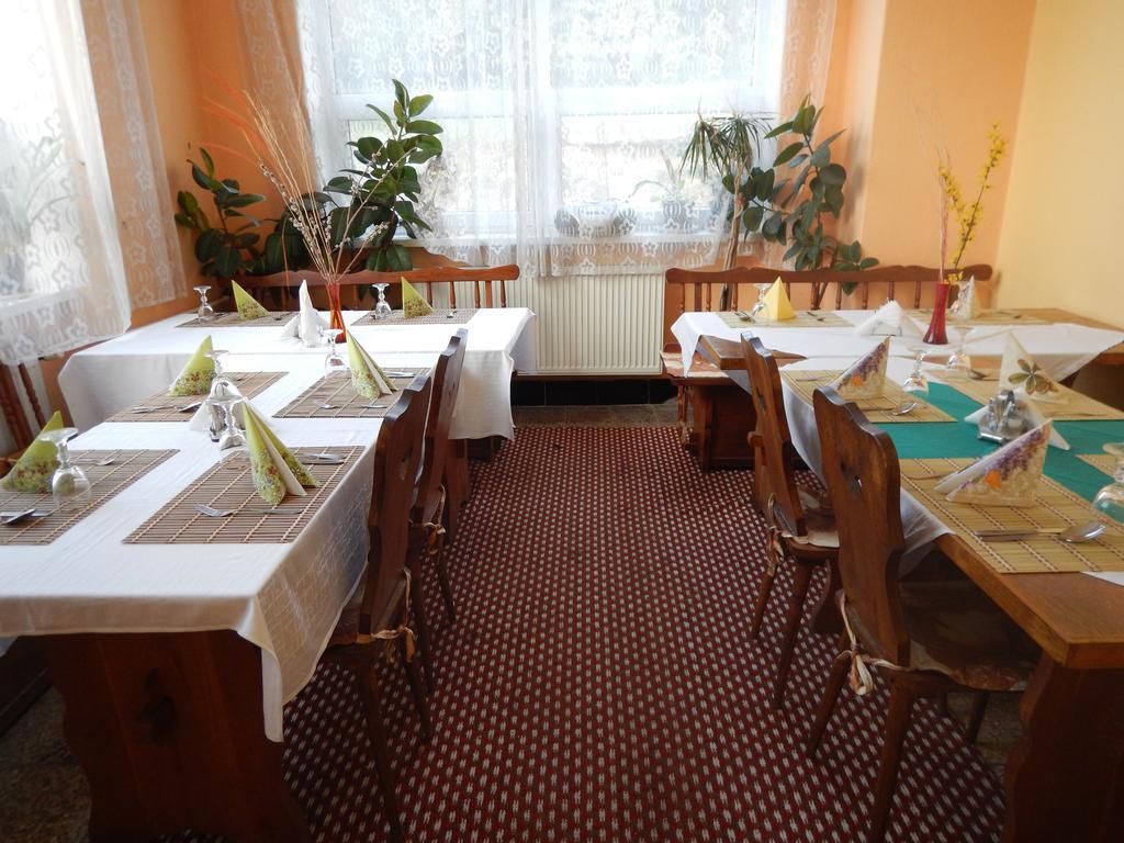 Penzion A Restauracia Pod Hradom, Turna Nad Bodvou Exterior foto